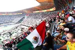 Foto zur News: Formel-1-Fans in Mexiko