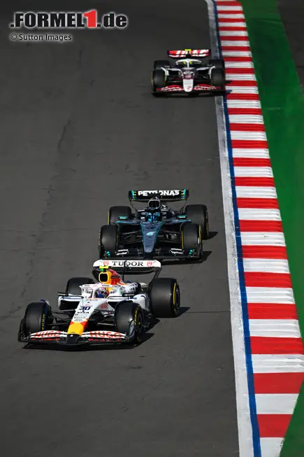 Foto zur News: Liam Lawson (Racing Bulls), George Russell (Mercedes) und Oliver Bearman (Haas)