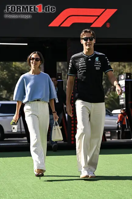 Foto zur News: Carmen Mundt mit George Russell (Mercedes)