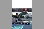 Foto zur News: Oliver Bearman (Haas), Oscar Piastri (McLaren) und Max Verstappen (Red Bull)
