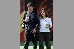 Foto zur News: Alexander Albon (Williams) mit Lily Muni He