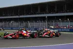 Foto zur News: Charles Leclerc (Ferrari) und Lewis Hamilton (Ferrari)