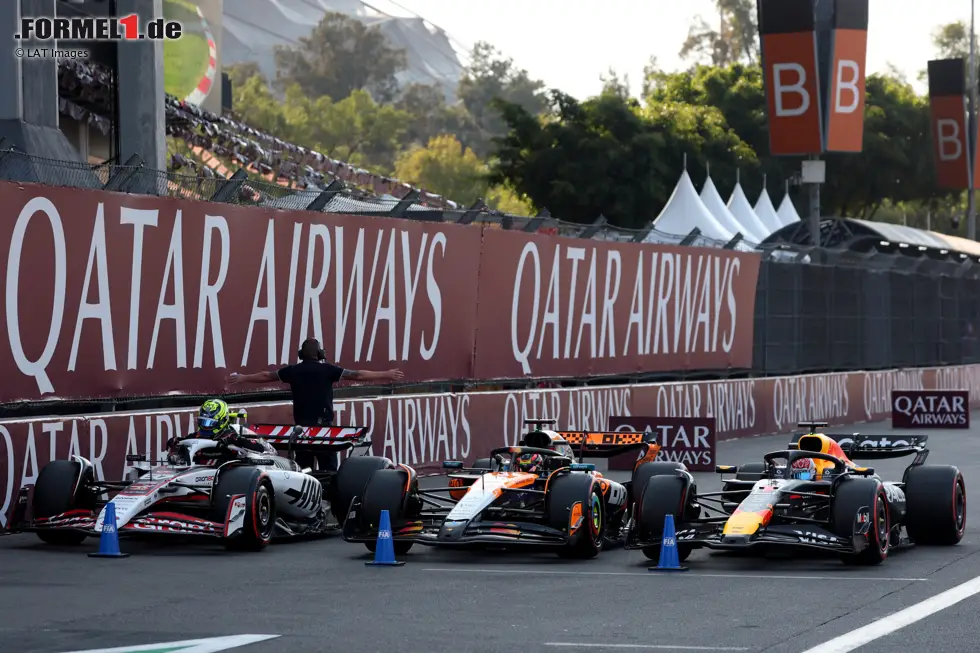 Foto zur News: Oliver Bearman (Haas), Oscar Piastri (McLaren) und Max Verstappen (Red Bull)