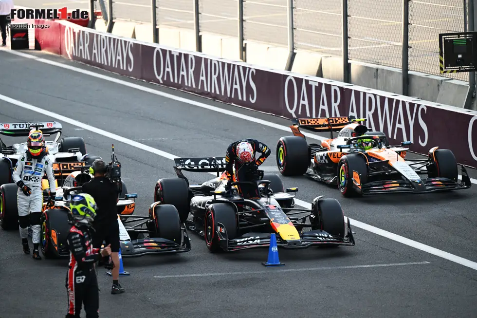 Foto zur News: Oscar Piastri (McLaren), Max Verstappen (Red Bull) und Lando Norris (McLaren)