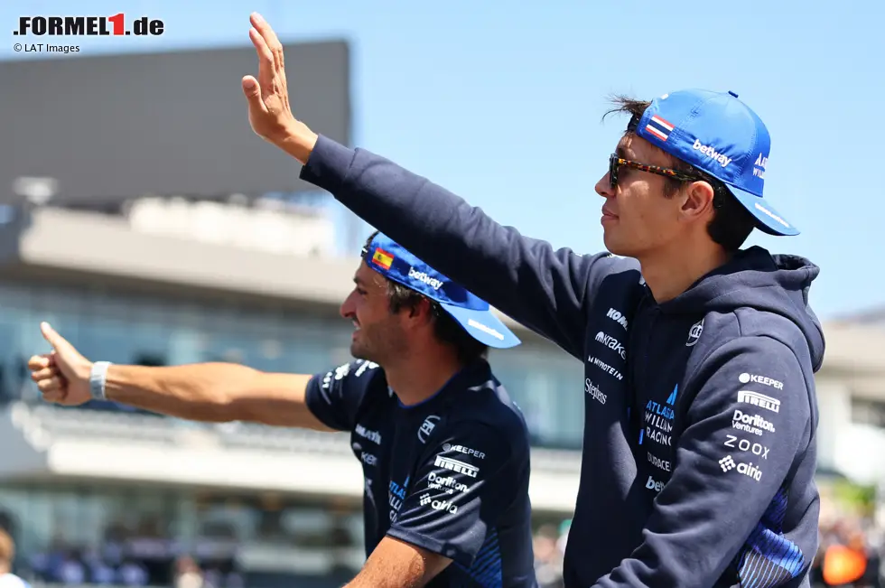 Foto zur News: Alexander Albon (Williams) und Carlos Sainz (Williams)