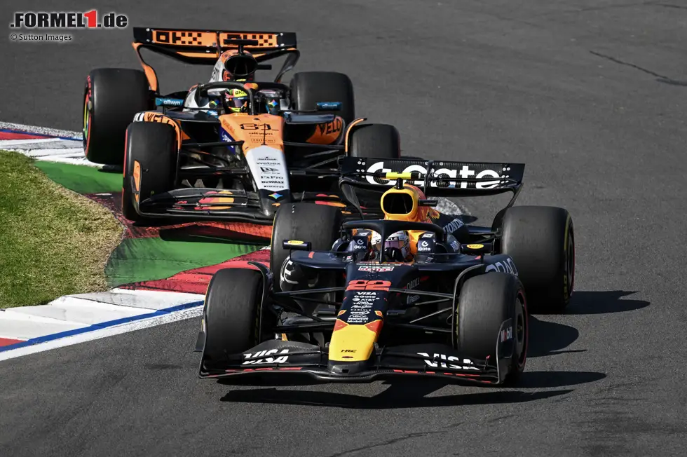 Foto zur News: Yuki Tsunoda (Red Bull) und Oscar Piastri (McLaren)