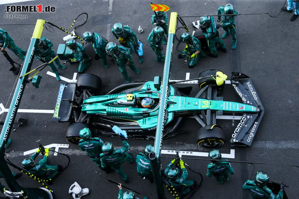 Foto zur News: Fernando Alonso (Aston Martin)
