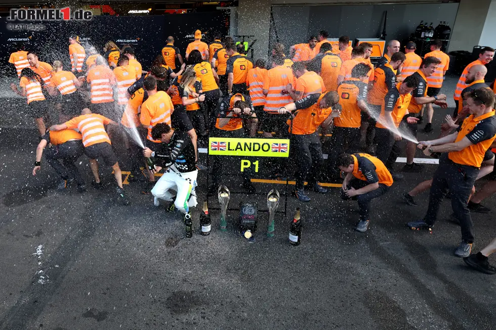 Foto zur News: Lando Norris (McLaren) und Oscar Piastri (McLaren)