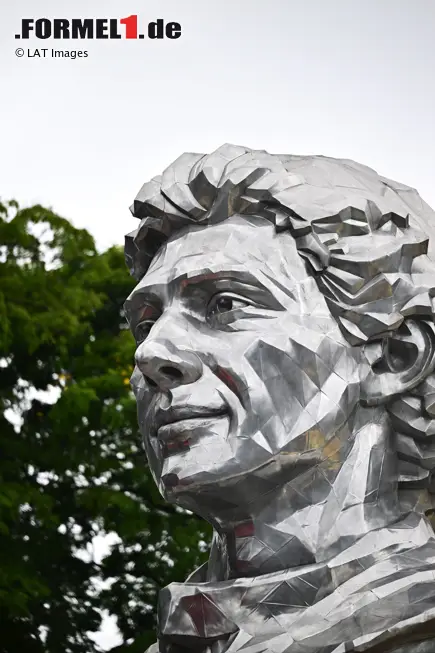 Foto zur News: Statue zu Ehren von Ayrton Senna in Sao Paulo