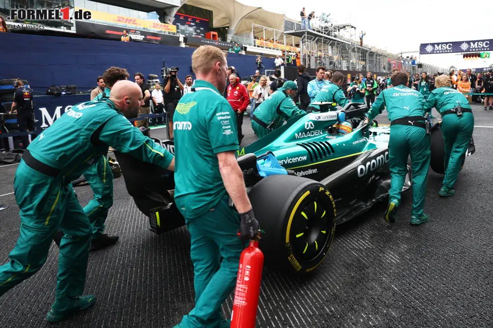 Foto zur News: Fernando Alonso (Aston Martin)