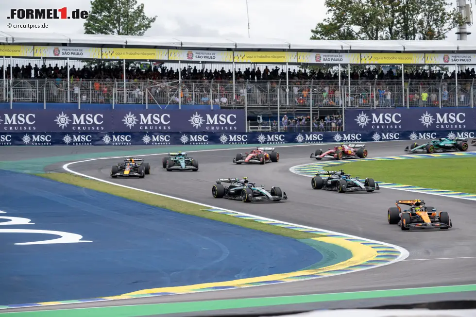 Foto zur News: Andrea Kimi Antonelli, Lando Norris (McLaren), George Russell (Mercedes), Max Verstappen (Red Bull), Fernando Alonso (Aston Martin), Charles Leclerc (Ferrari) und Lewis Hamilton (Ferrari)