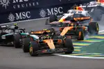 Foto zur News: Lando Norris (McLaren), Andrea Kimi Antonelli (Mercedes) und Oscar Piastri (McLaren)