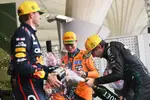 Foto zur News: Andrea Kimi Antonelli, Lando Norris (McLaren) und Max Verstappen (Red Bull)