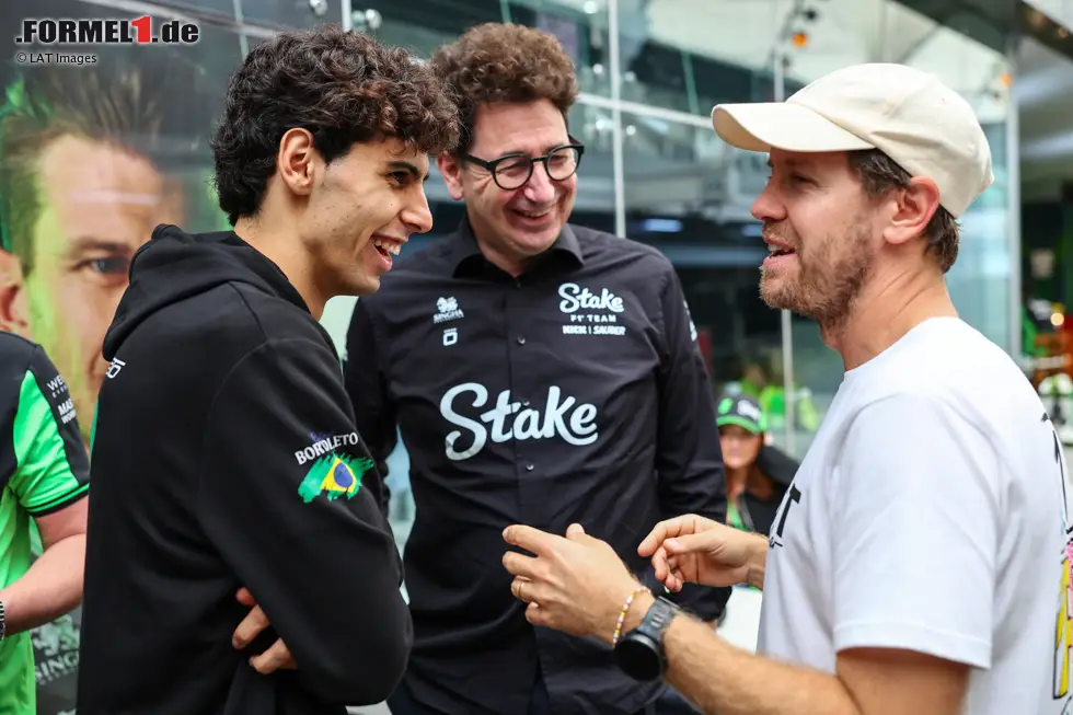 Foto zur News: Gabriel Bortoleto (Sauber), Mattia Binotto und Sebastian Vettel