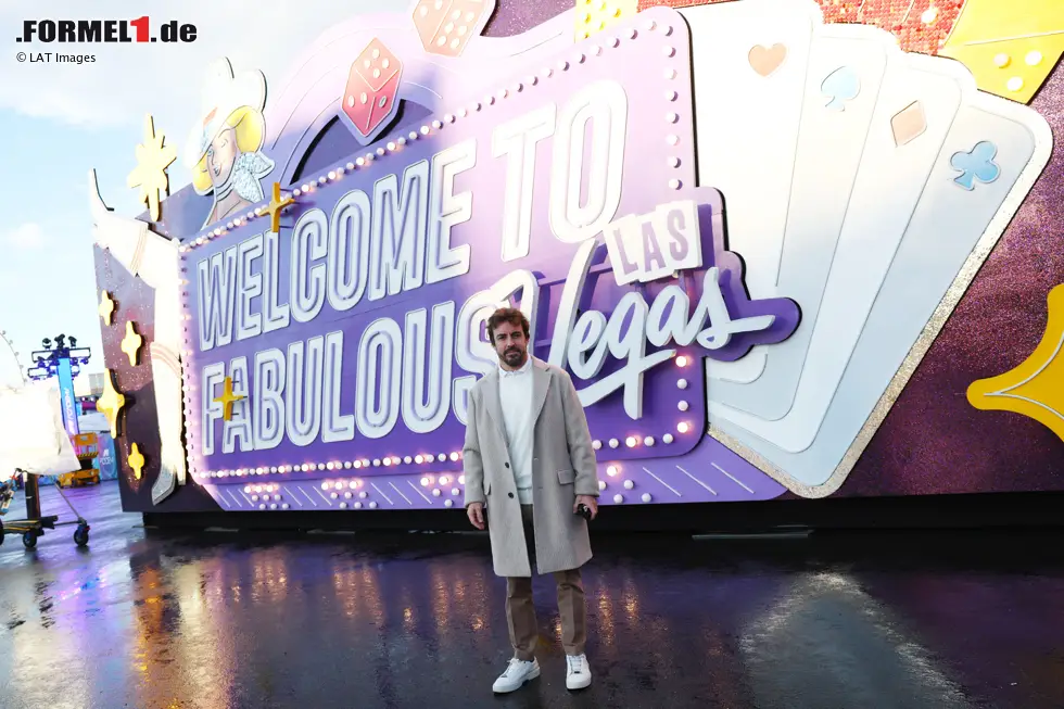 Foto zur News: Fernando Alonso (Aston Martin)