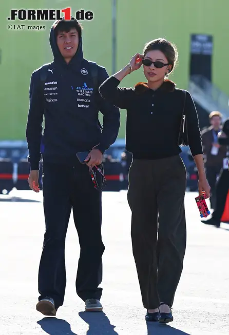 Foto zur News: Alexander Albon (Williams) mit Lily Muni He