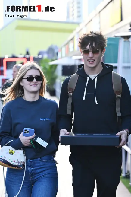 Foto zur News: Alicia Torriani mit Oliver Bearman (Haas)