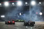 Foto zur News: Alexander Albon (Williams), Pierre Gasly (Alpine), Gabriel Bortoleto (Sauber) und Lewis Hamilton (Ferrari)