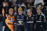 Foto zur News: Lando Norris (McLaren), Max Verstappen (Red Bull) und George Russell (Mercedes)