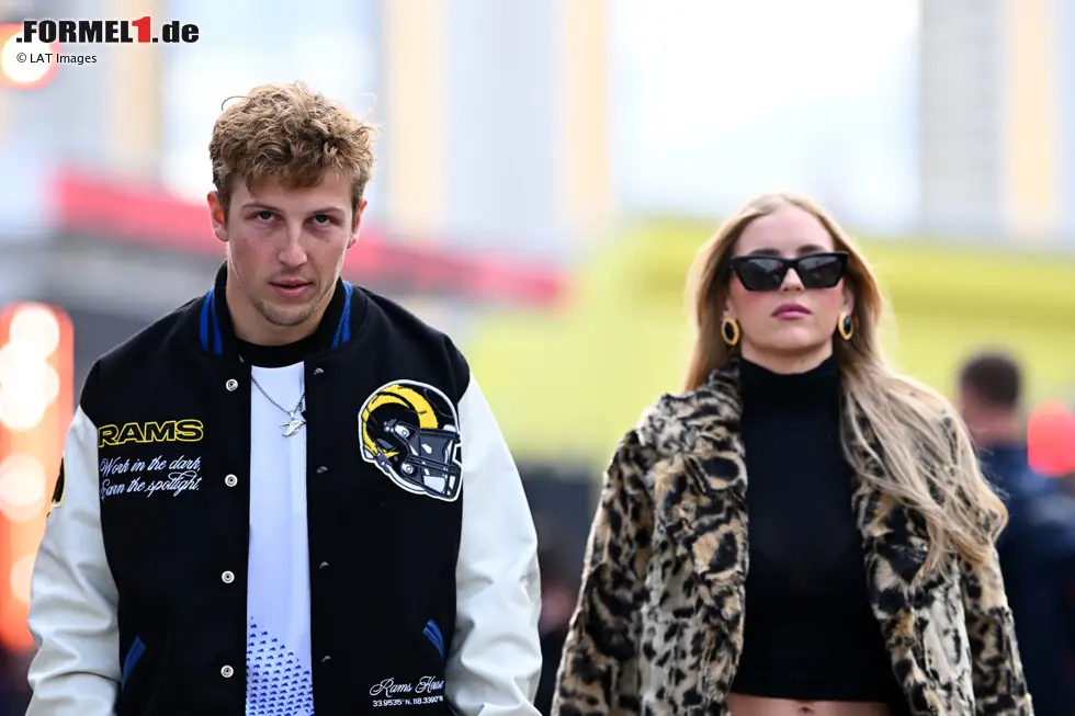 Foto zur News: Liam Lawson (Racing Bulls) mit Hannah St. John