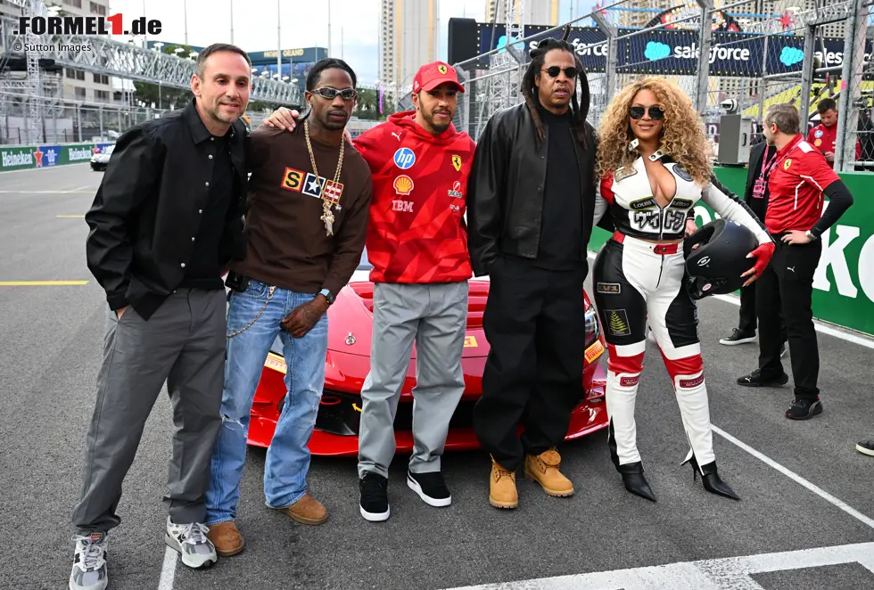 Foto zur News: Lewis Hamilton (Ferrari) mit VIPs in Las Vegas