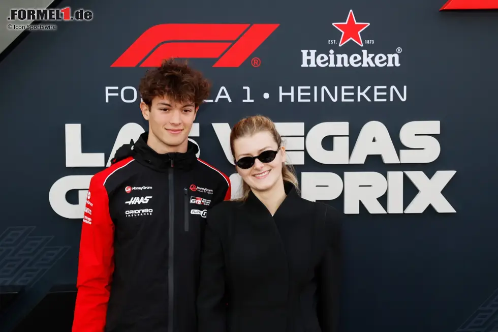 Foto zur News: Oliver Bearman (Haas) mit Alicia Torriani