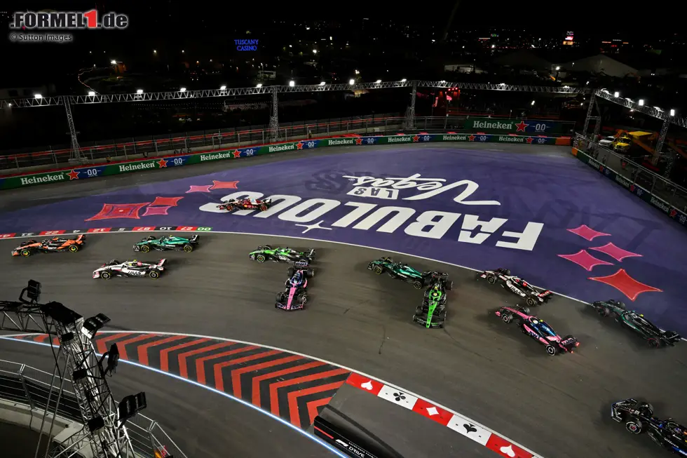 Foto zur News: Pierre Gasly (Alpine) und Gabriel Bortoleto (Sauber)