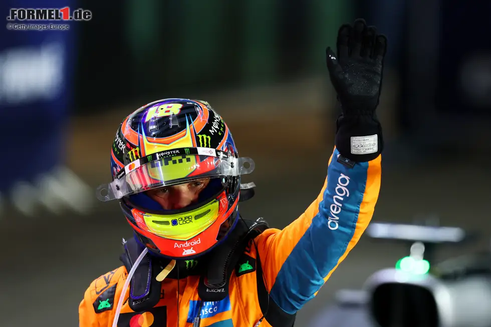 Foto zur News: Oscar Piastri (McLaren) und Mark Thompson