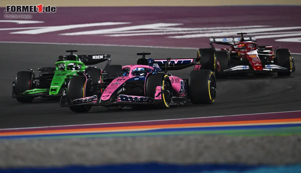 Foto zur News: Pierre Gasly (Alpine) und Nico Hülkenberg (Sauber)