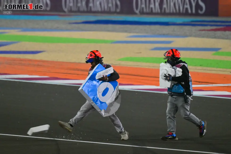 Foto zur News: Sportwarte in Katar räumen auf