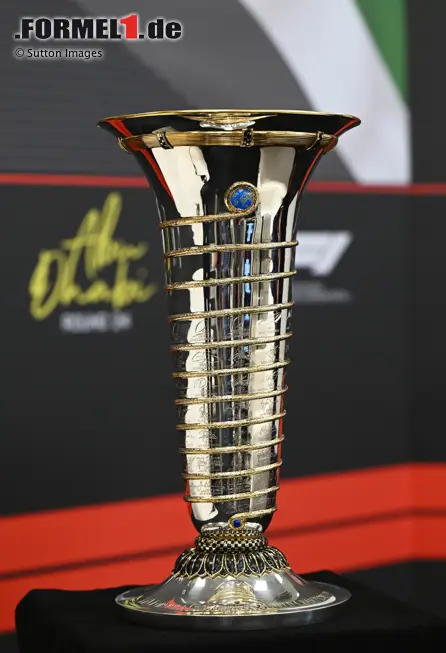 Foto zur News: Der Pokal für den Formel-1-Fahrer-Weltmeister