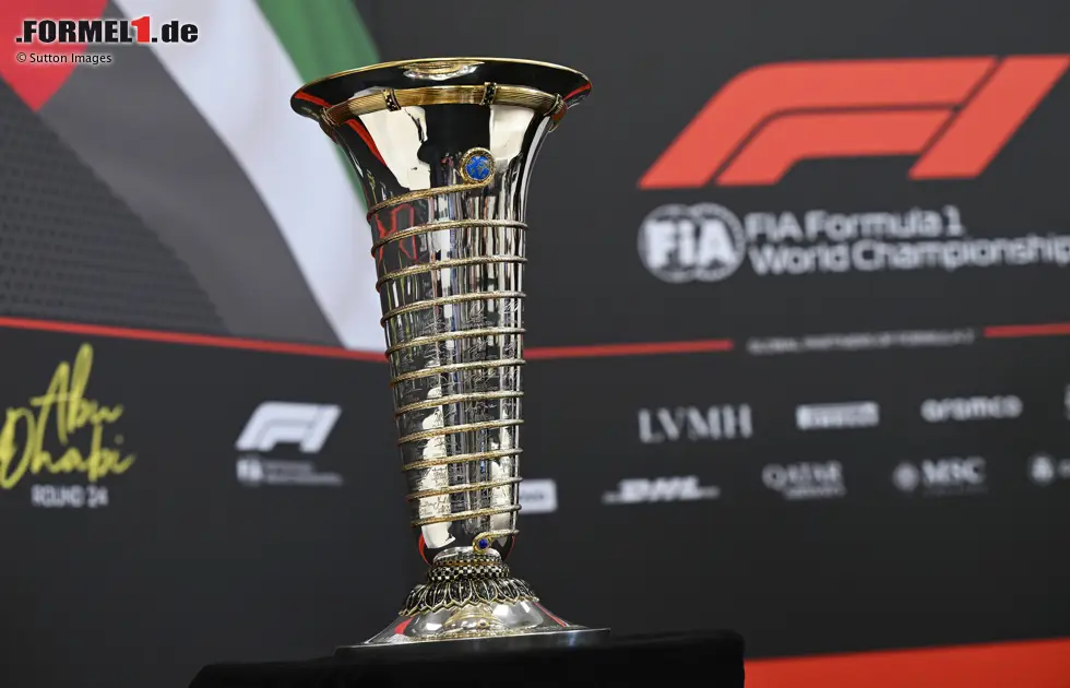 Foto zur News: Der Pokal für den Formel-1-Fahrer-Weltmeister