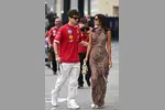 Foto zur News: Charles Leclerc (Ferrari) mit seiner Verlobten Alexandra Saint Mleux
