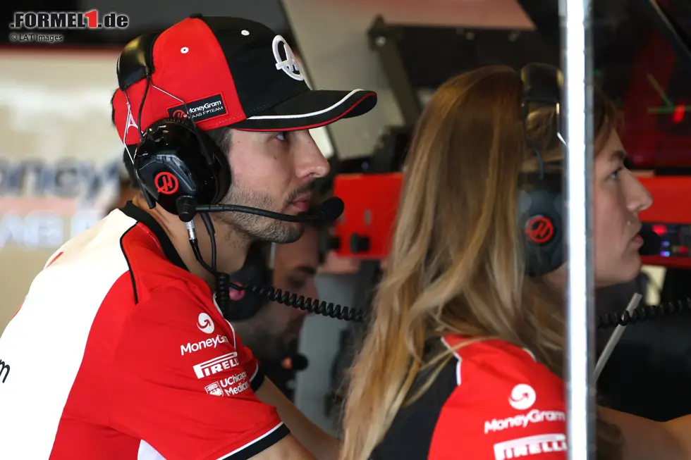 Foto zur News: Esteban Ocon (Haas) mit Laura Müller