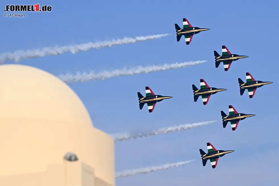 Foto zur News: Flugshow über Abu Dhabi