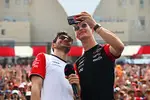 Foto zur News: Esteban Ocon (Haas) und Oliver Bearman (Haas)