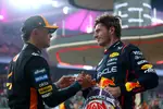 Foto zur News: Max Verstappen (Red Bull) und Lando Norris (McLaren)