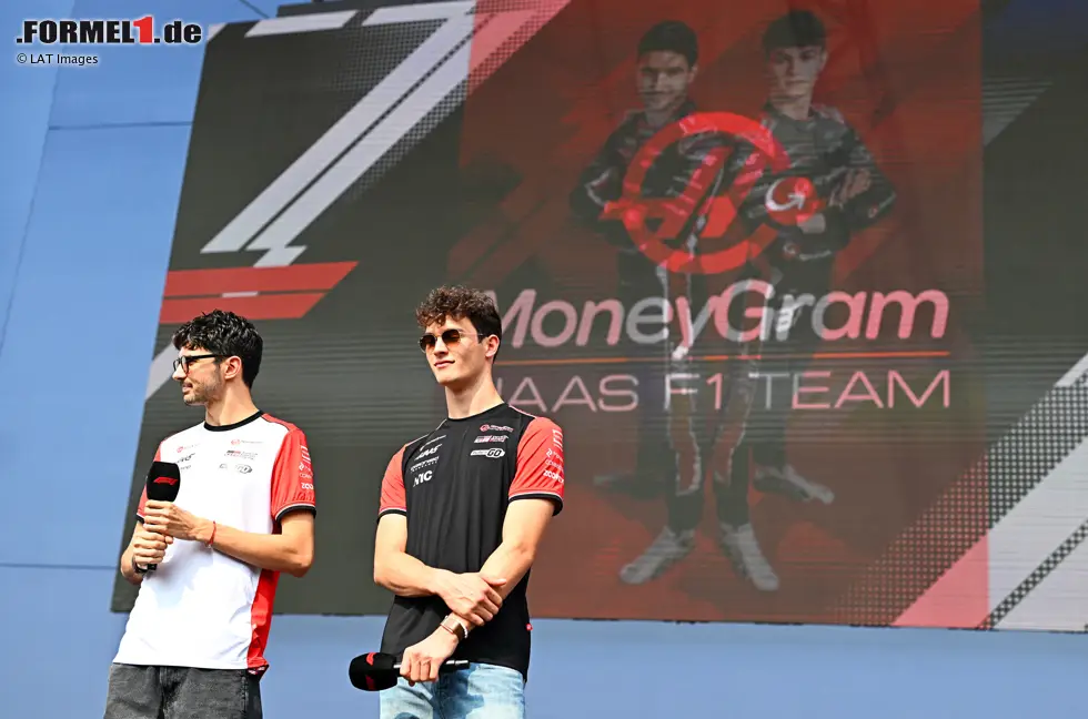 Foto zur News: Esteban Ocon (Haas) und Oliver Bearman (Haas)