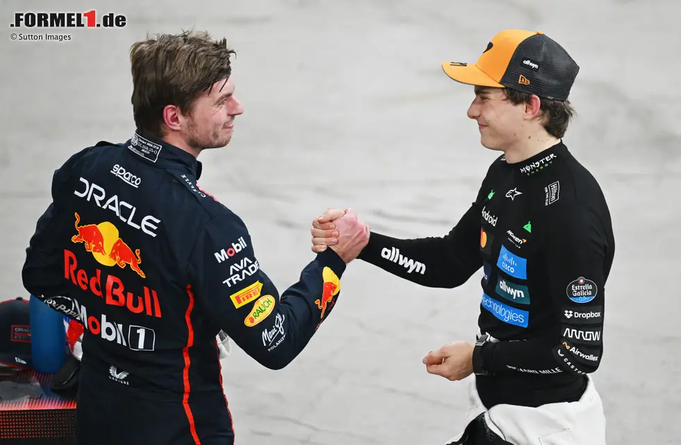 Foto zur News: Max Verstappen (Red Bull) und Oscar Piastri (McLaren)