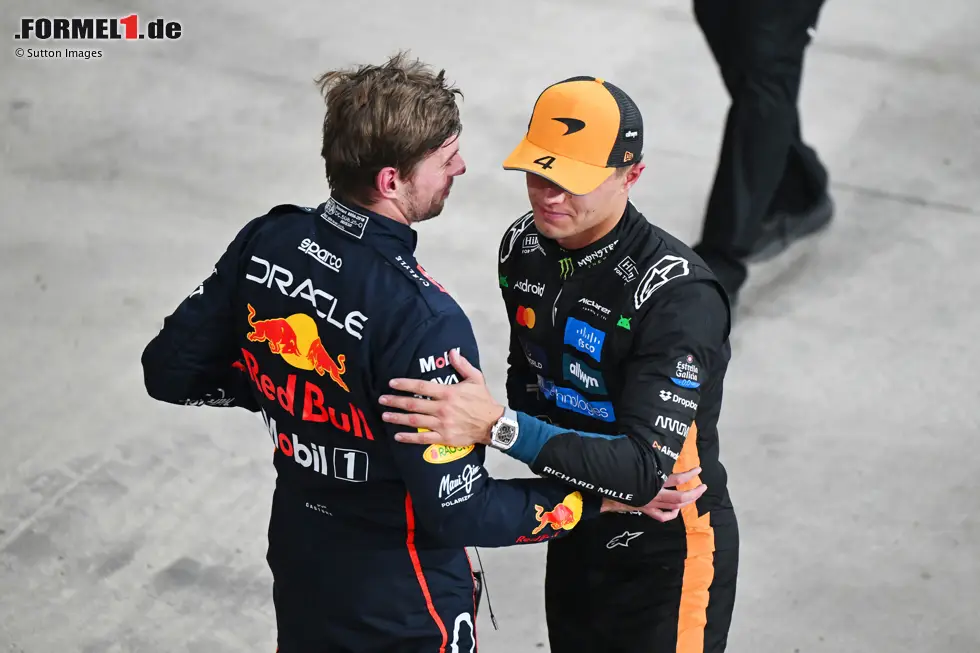 Foto zur News: Max Verstappen (Red Bull) und Lando Norris (McLaren)