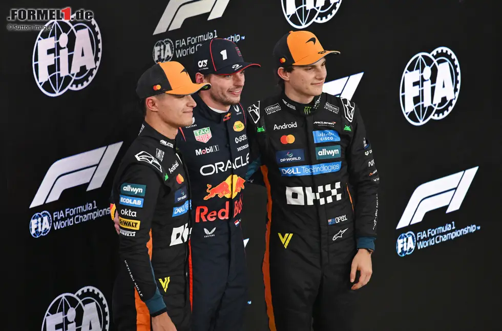 Foto zur News: Max Verstappen (Red Bull), Lando Norris (McLaren) und Oscar Piastri (McLaren)