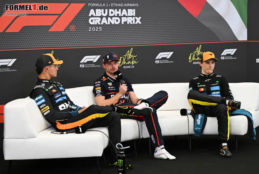 Foto zur News: Max Verstappen (Red Bull), Lando Norris (McLaren) und Oscar Piastri (McLaren)