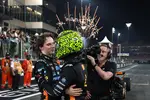 Foto zur News: Lando Norris (McLaren) und Oscar Piastri (McLaren)