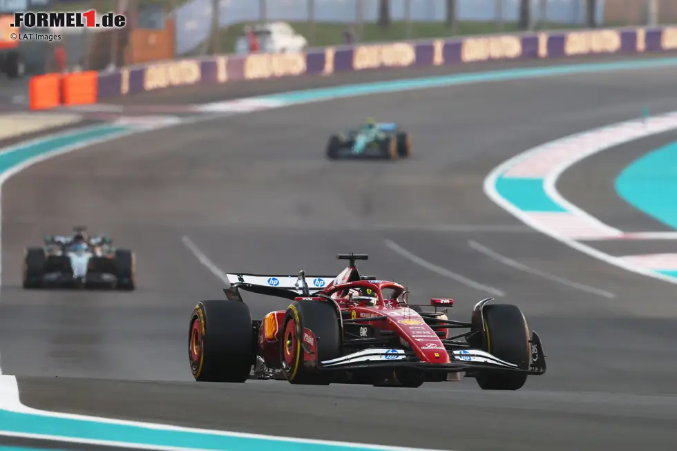 Foto zur News: Charles Leclerc (Ferrari) und George Russell (Mercedes)