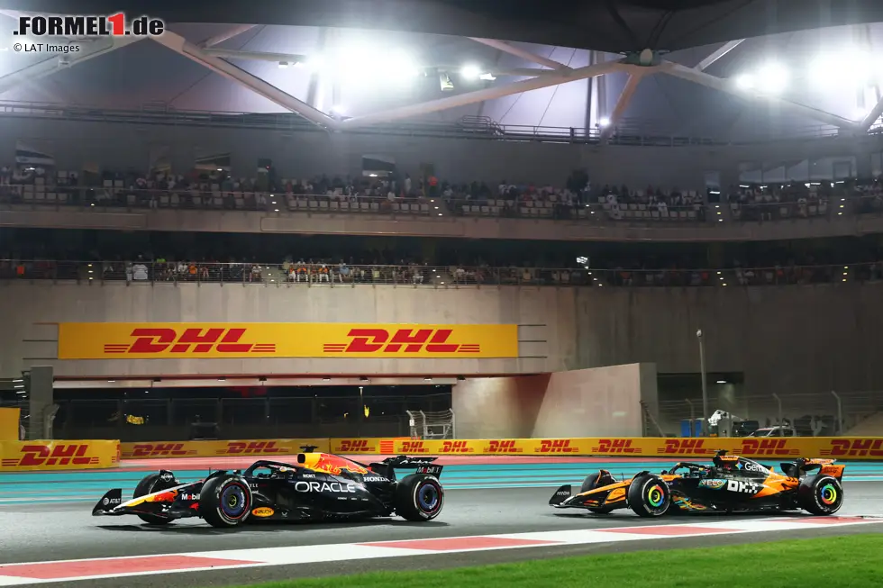 Foto zur News: Max Verstappen (Red Bull) und Oscar Piastri (McLaren)