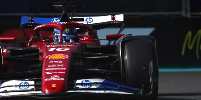 Foto zur News: Leclerc-Crash vor dem Start!