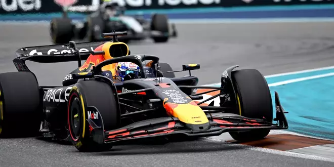 Foto zur News: Red Bull legt Protest ein!