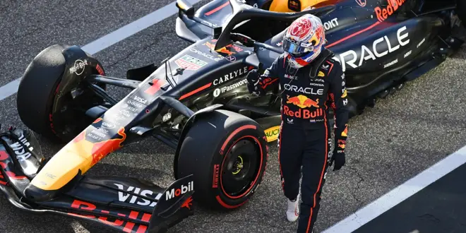 Foto zur News: Verstappen erneut vor McLaren!