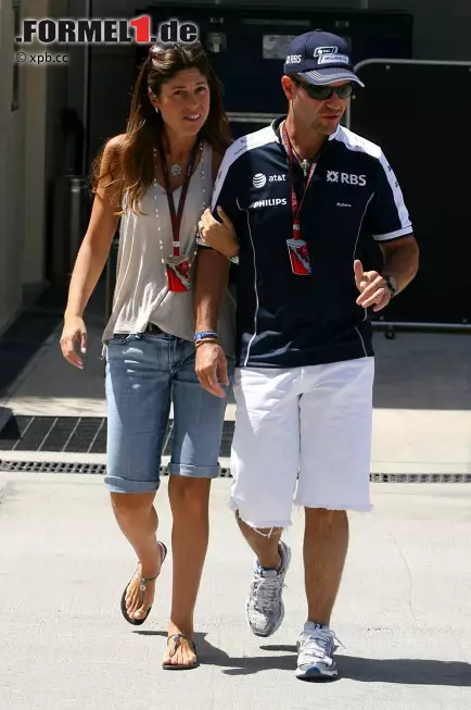 Foto zur News: "Papa, du musst Benzin sparen!" Das waren die Worte, die Rubens Barrichello von seinem Sohn mit auf den Weg bekam. Barrichello jun. denkt also mit, denn Tankstopps sind in der Formel 1 nicht mehr erlaubt. Beim Rennen selbst waren der Sohnemann dann zu Hause in São Paulo, Gattin Silvana stand "Rubinho" bei seinem ersten Williams-Einsatz aber treu zur Seite.