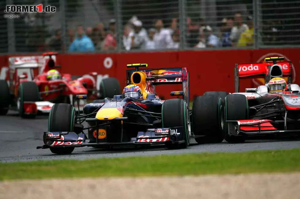 Daily Telegraph (Großbritannien): "Hamilton gegen Webber, Vettel gegen Webber, Schumacher gegen Alonso, Schumacher gegen Rosberg, Schumacher gegen den Rest der Welt. Was so ein bisschen Wasser auf der Strecke doch ausmachen kann. Die Formel 1 ist zurück und Malaysia wartet bereits. Keine Frage, dass Bernie Ecclestone dann einen kleinen Regentanz einlegen sollte." Foto zur News: Daily Telegraph (Großbritannien): "Hamilton gegen Webber, Vettel gegen Webber, Schumacher gegen Alonso, Schumacher gegen Rosberg, Schumacher gegen den Rest der Welt. Was so ein bisschen Wasser auf der Strecke doch ausmachen kann. Die Formel 1 ist zurück und Malaysia wartet bereits. Keine Frage, dass Bernie Ecclestone dann einen kleinen Regentanz einlegen sollte."